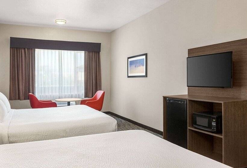 חדר סטנדרט מותאם לאדם עם מוגבלויות, Ramada By Wyndham Marina