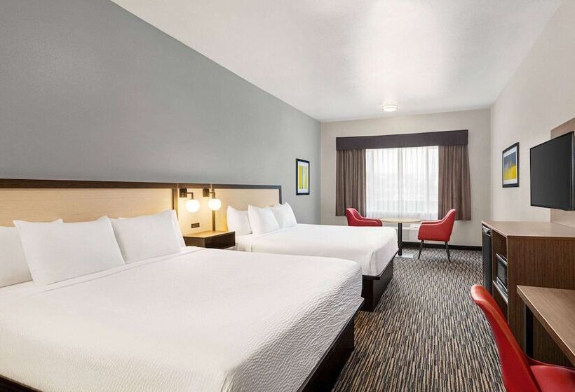 חדר סטנדרט מותאם לאדם עם מוגבלויות, Ramada By Wyndham Marina