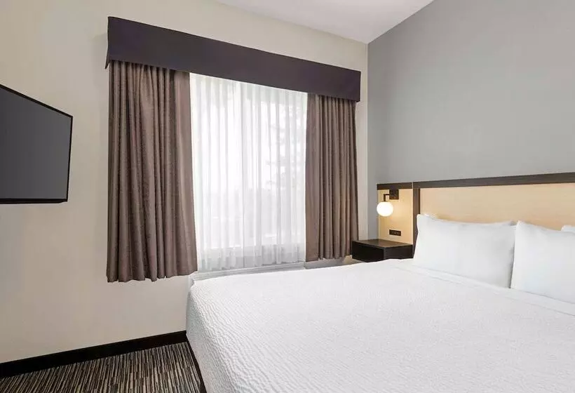 سوییت, Ramada By Wyndham Marina
