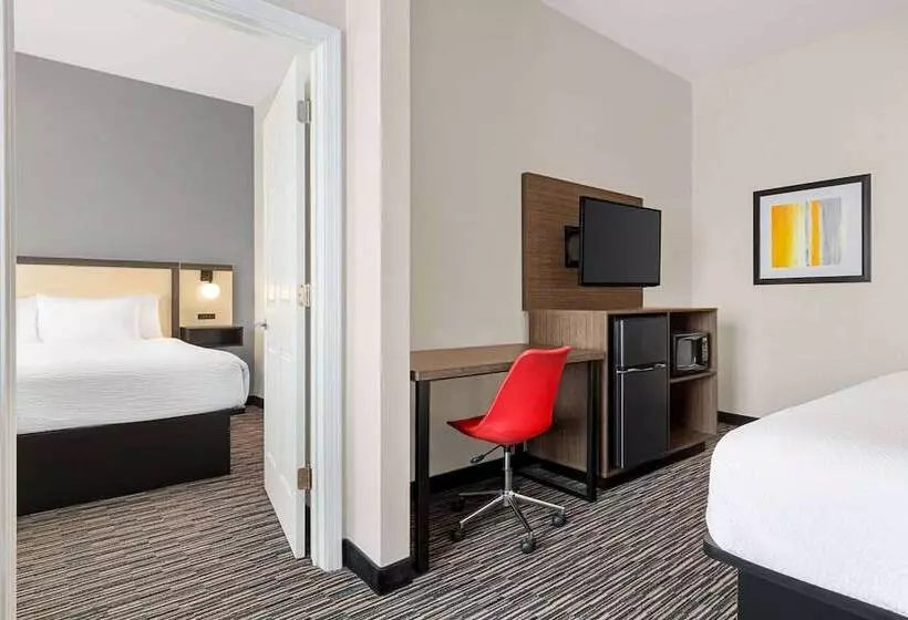 سوییت, Ramada By Wyndham Marina
