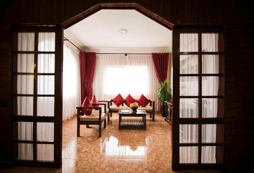 جناح سرير كينج, Reaksmey Chanreas