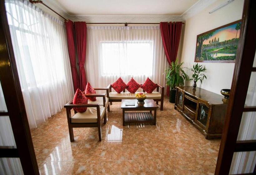 جناح سرير كينج, Reaksmey Chanreas