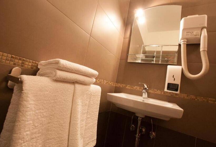 اتاق استاندارد چهار تخته, Eco Hotel Center Postojna