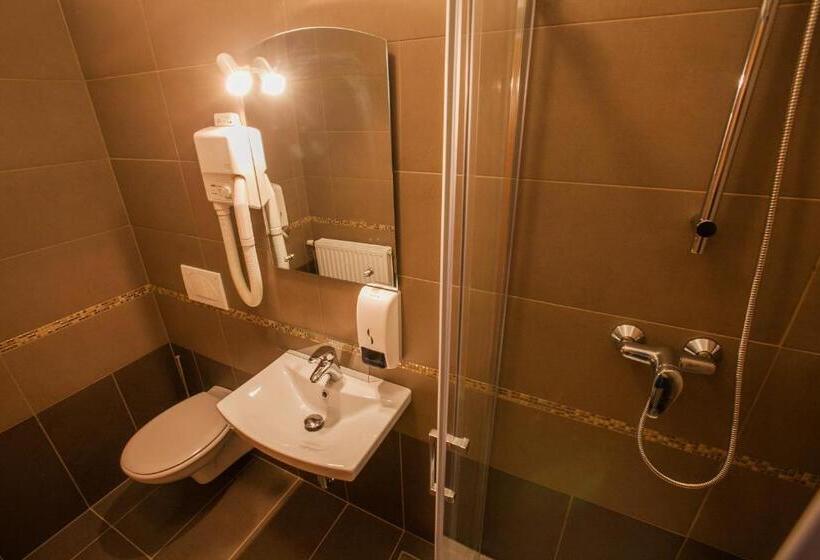 اتاق استاندارد چهار تخته, Eco Hotel Center Postojna