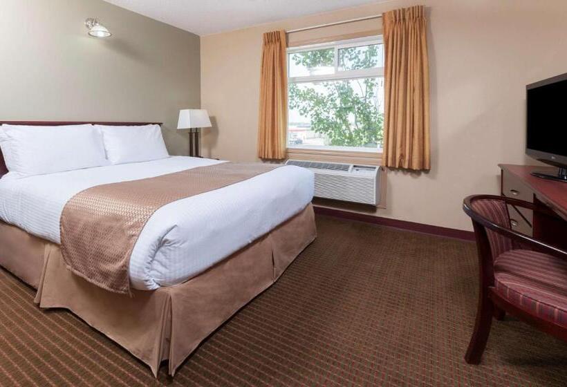 Quarto Estandar Cama King, Super 8 By Wyndham Fort Saskatchewan