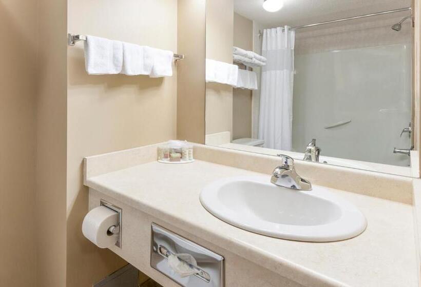 Стандартный Номер Кровать Кинг, Super 8 By Wyndham Fort Saskatchewan