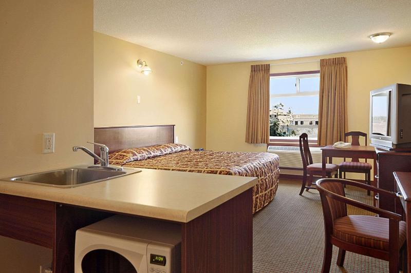 غرفة قياسية سرير كينج, Super 8 By Wyndham Fort Saskatchewan