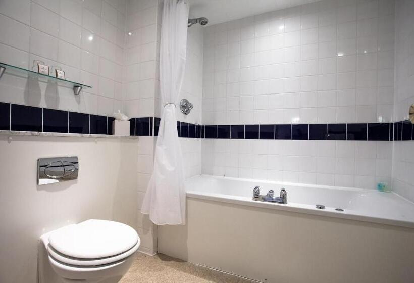 标准单人间, The Metropole