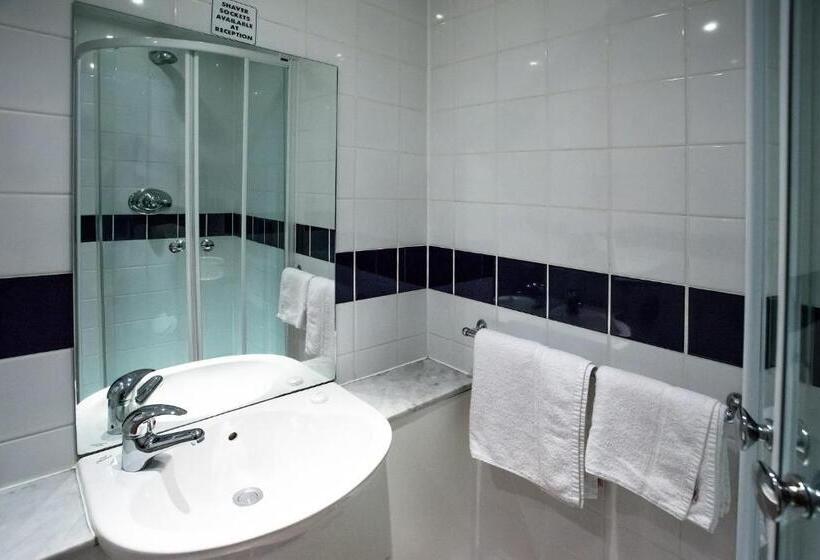 标准单人间, The Metropole