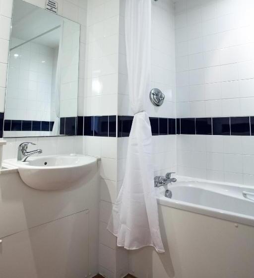 家庭间, The Metropole