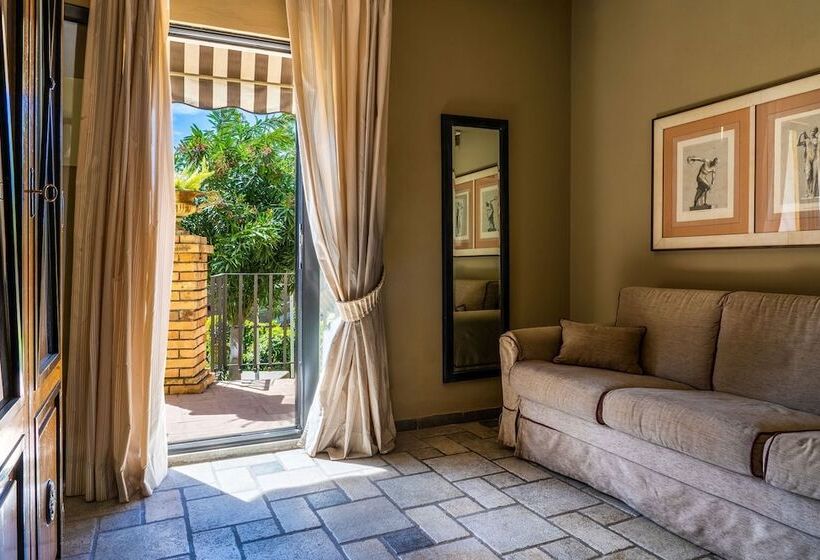 Полулюкс Вид на Сад, Villa Carlotta