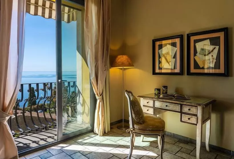 سوییت جونیور با چشم‌انداز دریا, Villa Carlotta