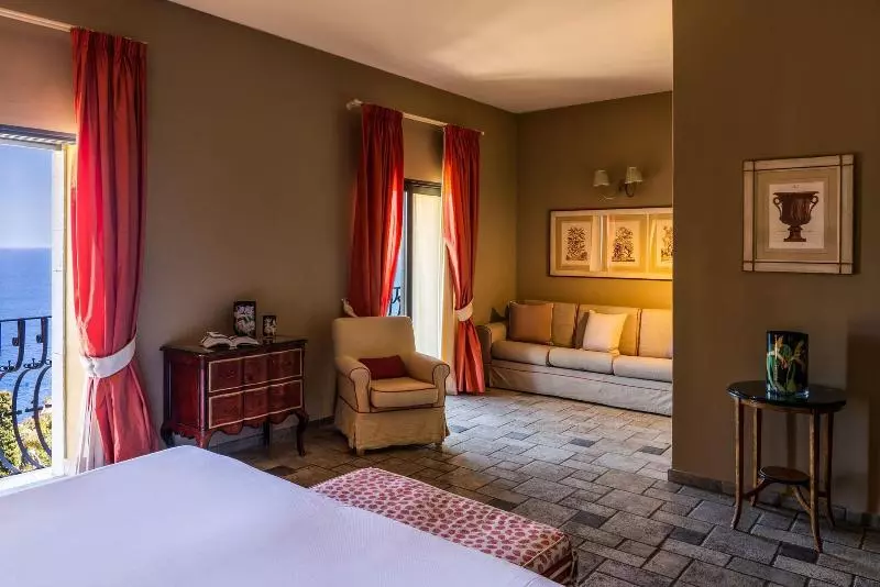 سوییت جونیور با چشم‌انداز دریا, Villa Carlotta