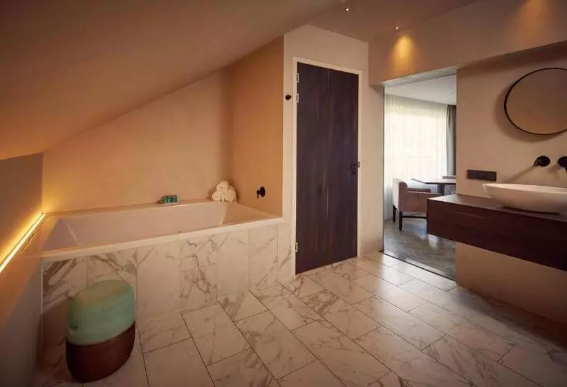 Suite with Hot Tub, Van Der Valk Hotel Emmeloord