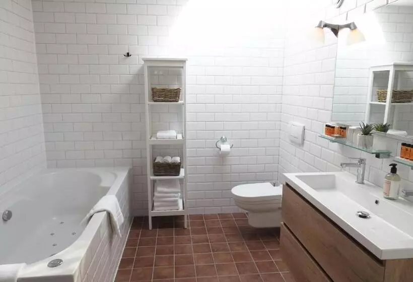 1 Bedroom Apartment, Van Der Valk Hotel Emmeloord