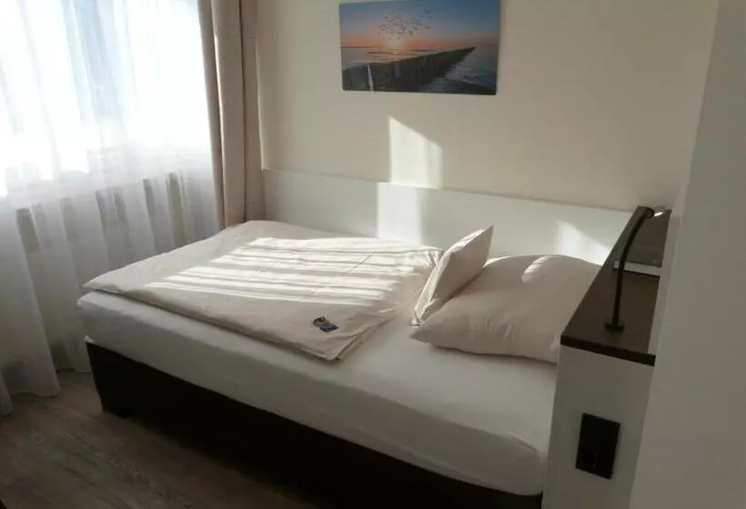 Standard Yhden Hengen Huone, Ankerplatz Hotel Garni