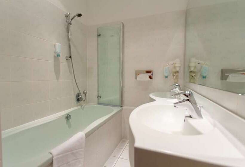 סוויטת ג'וניור, Erbprinzenpalais