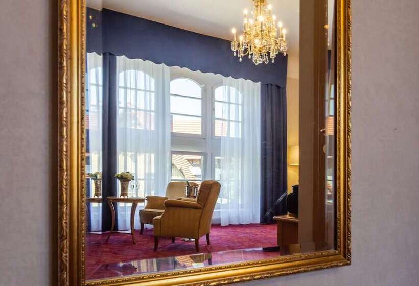 סוויטת ג'וניור, Erbprinzenpalais