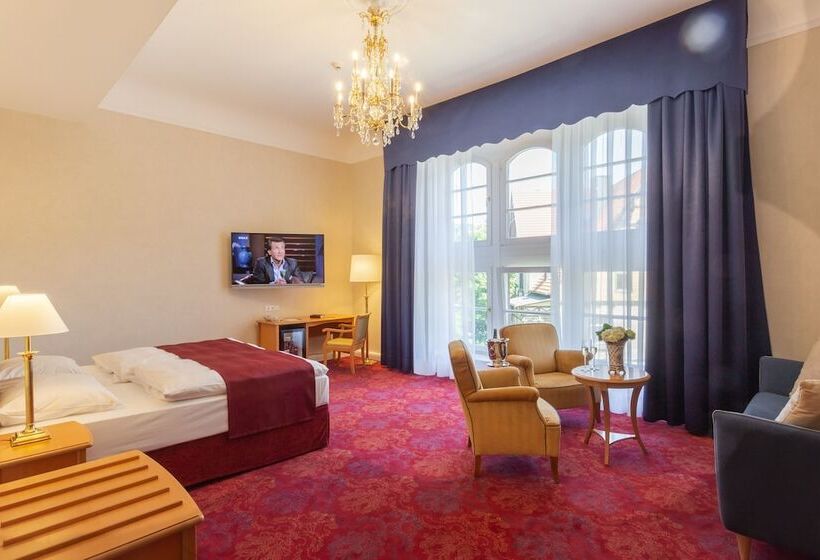 סוויטת ג'וניור, Erbprinzenpalais