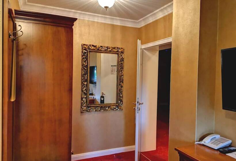 חדר סופריור, Erbprinzenpalais