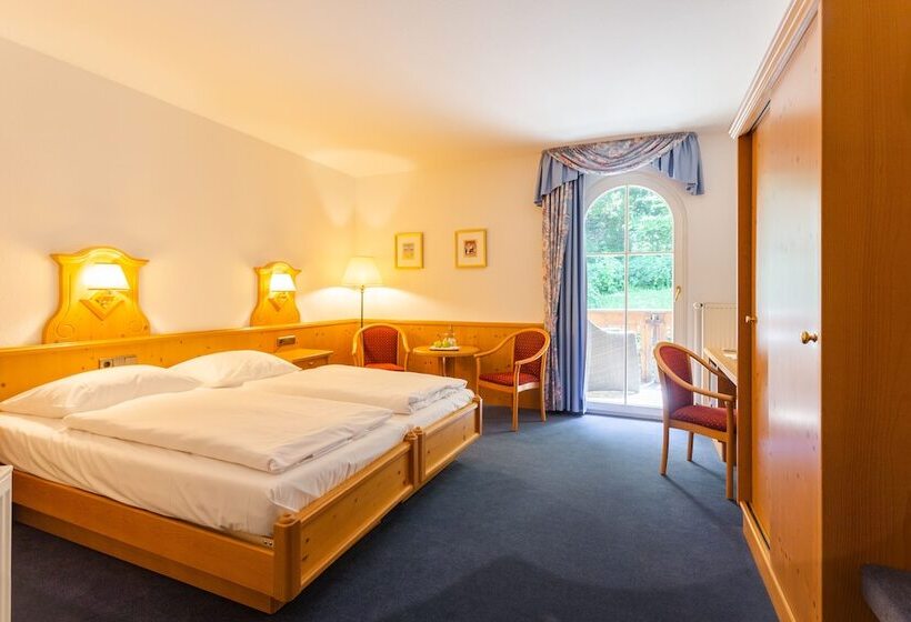 חדר סטנדרט עם מרפסת, Erbprinzenpalais