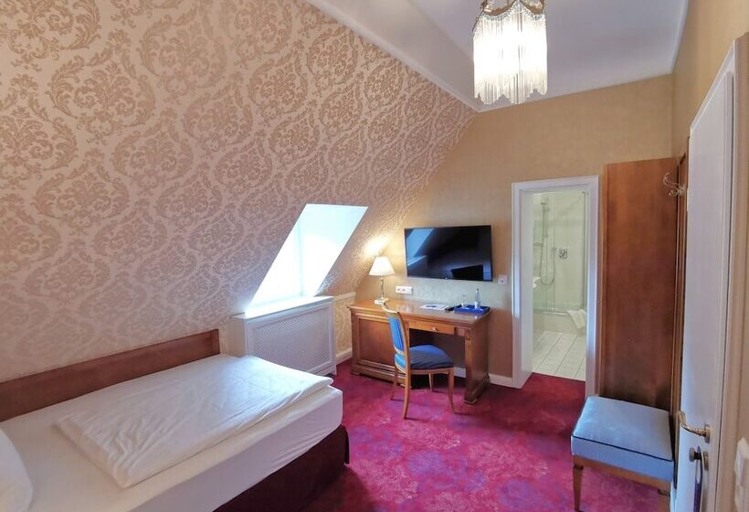 חדר דלוקס יחיד, Erbprinzenpalais