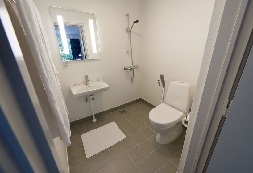 חדר משפחתי, Juelsminde Strand