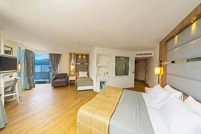 スイート, Poseidon Hotel Adult Only