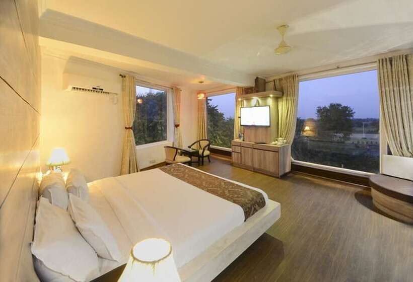 اتاق اجرایی, Pushpvilla