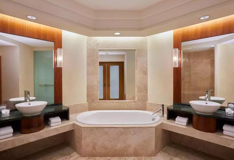 Suite King Bed