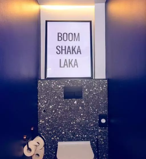 ファミリールーム, The Flamingo