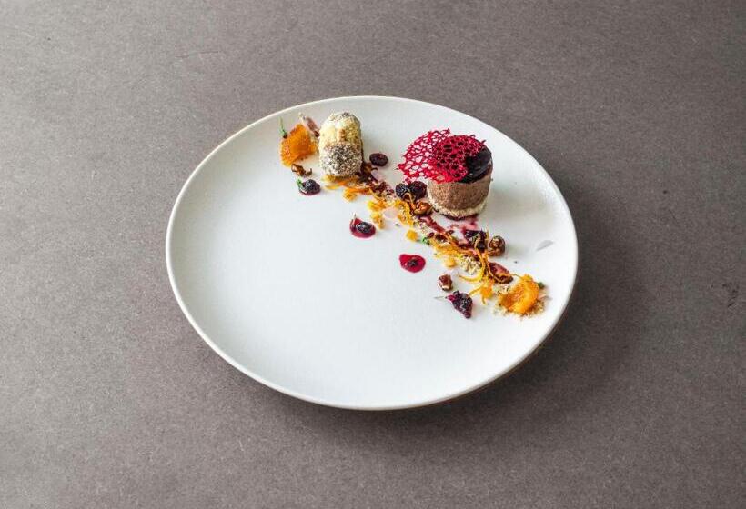 غرفة قياسية, U Kříže