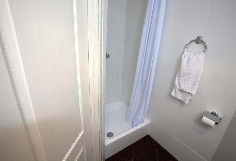 Quarto Estandar, U Kříže