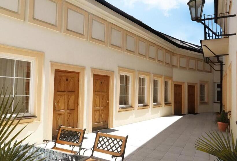 جناح, U Kříže