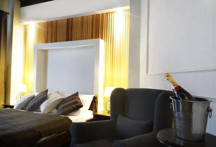 غرفة سوبيريور, U Kříže