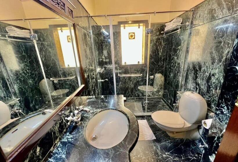 اتاق لوکس, Umaid Mahal A Heritage Style Boutique