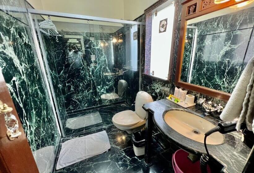 اتاق لوکس, Umaid Mahal A Heritage Style Boutique