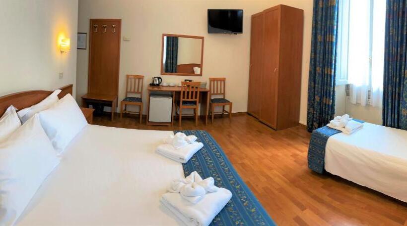 اتاق راحتی سه تخته, Soggiorno Madrid