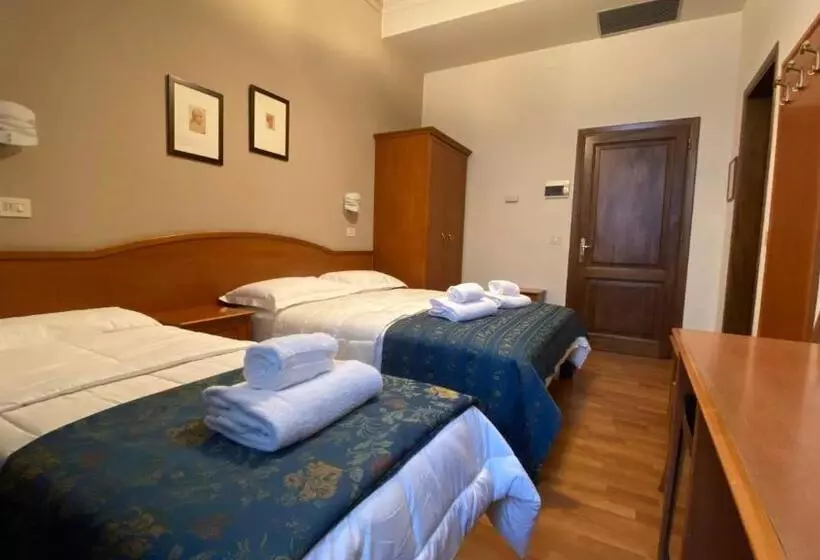 اتاق استاندارد سه نفره, Soggiorno Madrid