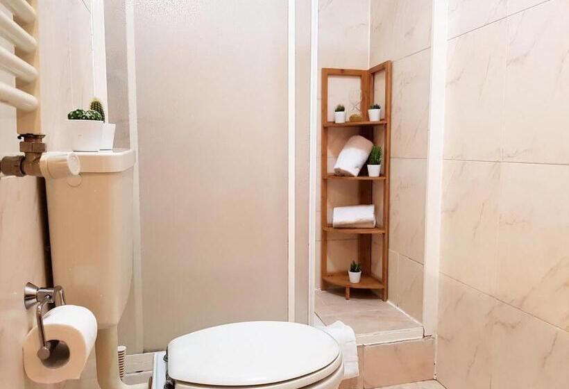 اتاق استاندارد چهار تخته, Soggiorno Madrid