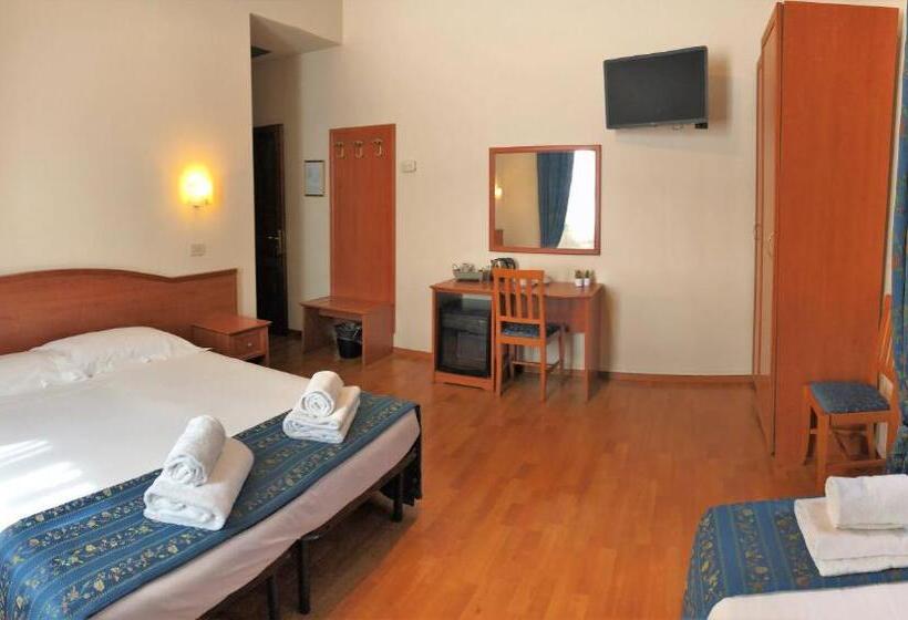 اتاق استاندارد چهار تخته, Soggiorno Madrid