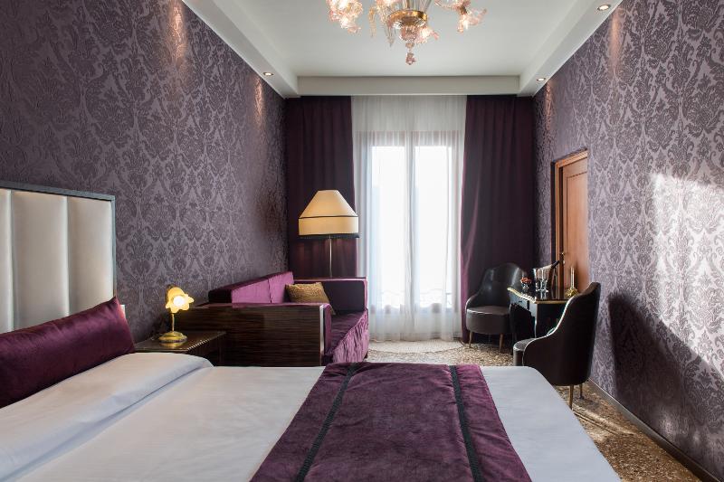 اتاق استاندارد سه نفره, Hipotel Paris Printania Maraichers