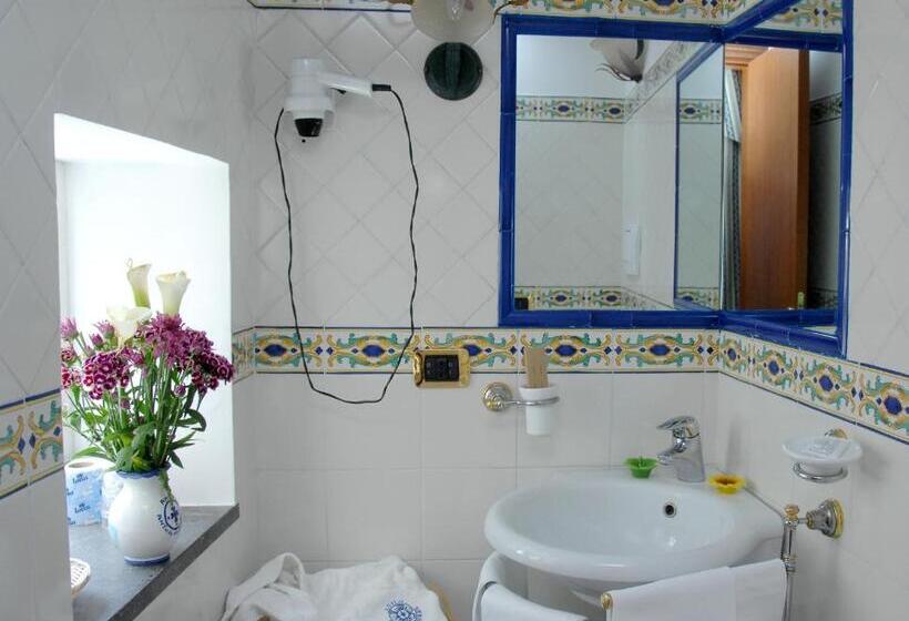 Номер Стандарт, Antica Repubblica In Amalfi Center At 100mt From The Sea