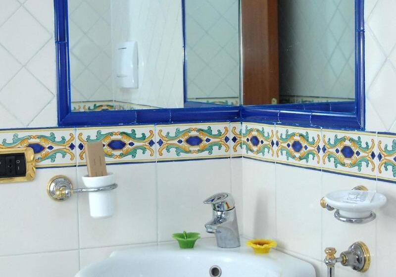 Номер Стандарт, Antica Repubblica In Amalfi Center At 100mt From The Sea