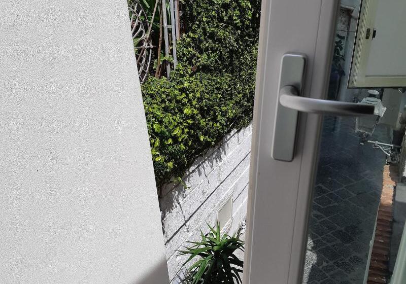 Номер Стандарт, Antica Repubblica In Amalfi Center At 100mt From The Sea