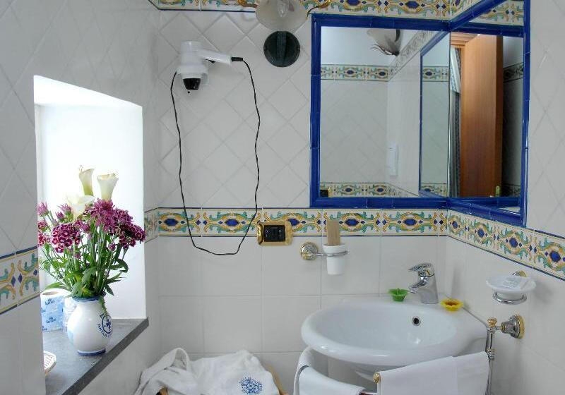 Номер Стандарт, Antica Repubblica In Amalfi Center At 100mt From The Sea