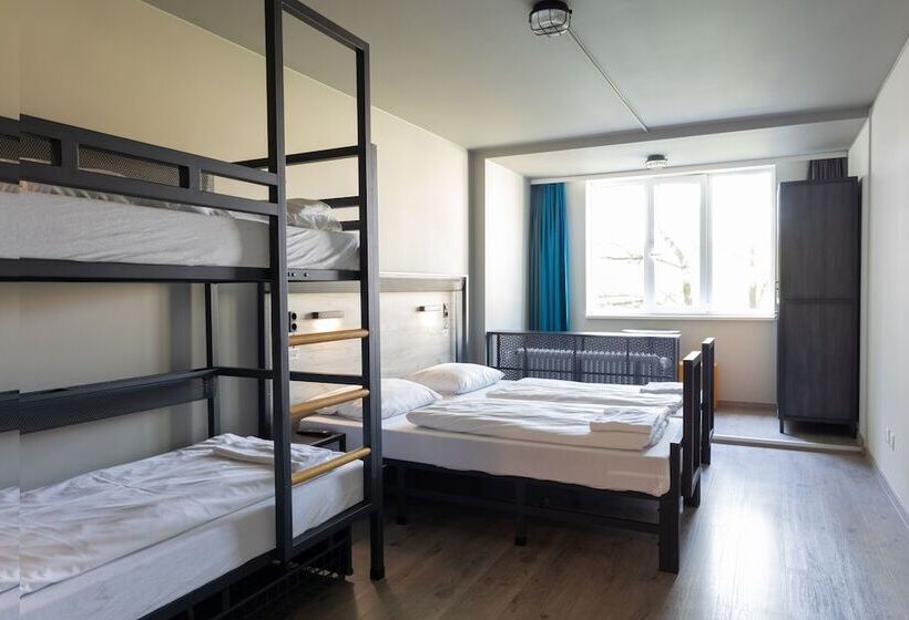 Habitació Quàdruple Estàndard, a&o München Hackerbrücke