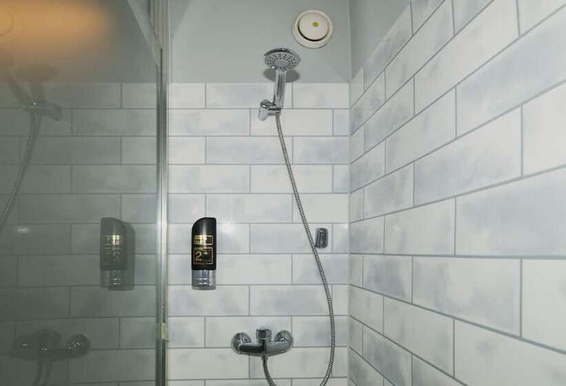 Llit en Habitació Compartida, a&o München Hackerbrücke