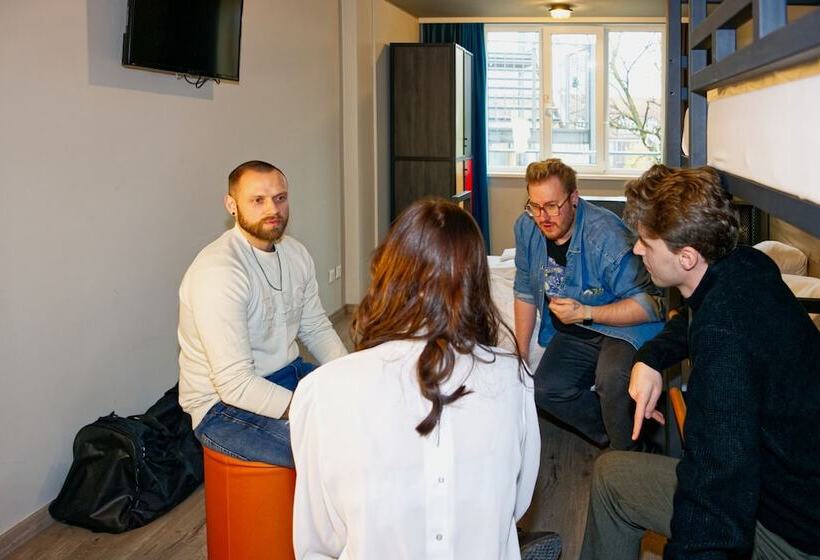 Habitació Quàdruple Estàndard, a&o München Hackerbrücke