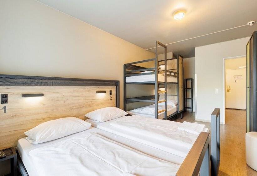 Habitació Quàdruple Estàndard, a&o München Hackerbrücke